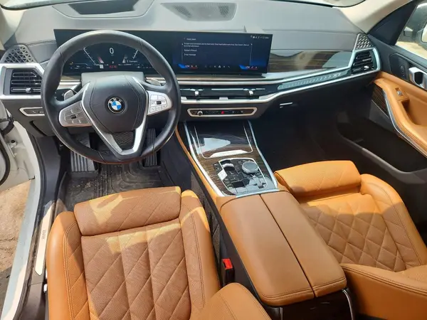 5UX23EM05R9V24498 2024 BMW X7 - Image 8