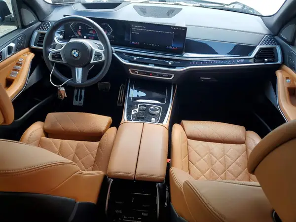 5UX23EM05R9V59039 2024 BMW X7 - Image 8