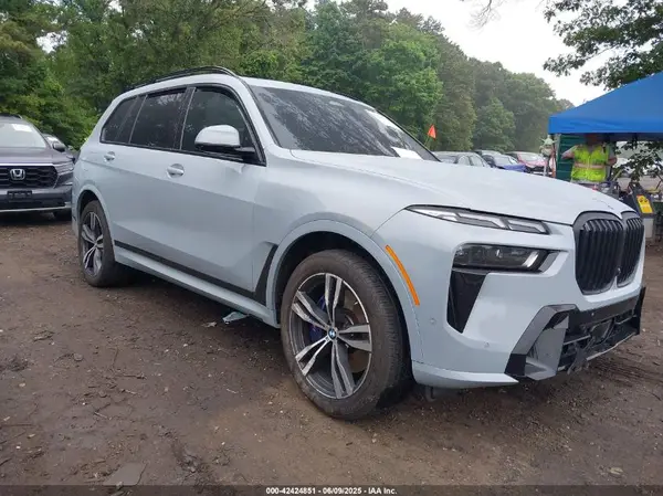 5UX23EM05R9V63673 2024 BMW X7 - Image 1