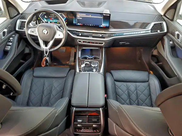 5UX23EM05R9V87181 2024 BMW X7 - Image 8