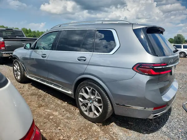 5UX23EM05S9W32948 2025 BMW X7 - Image 2