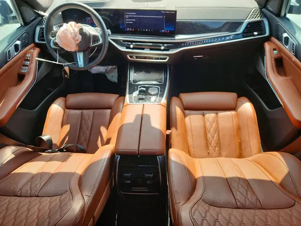 5UX23EM05S9W41486 2025 BMW X7 - Image 8