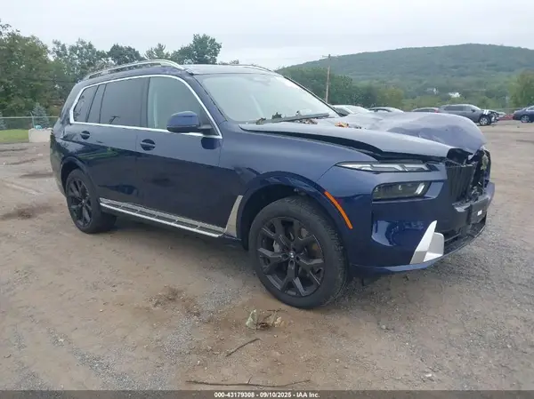 5UX23EM05S9W73161 2025 BMW X7 - Image 1
