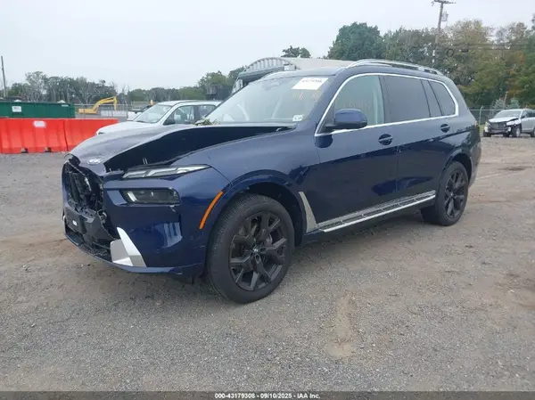 5UX23EM05S9W73161 2025 BMW X7 - Image 2