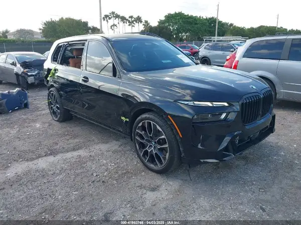 5UX23EM05S9W80613 2025 BMW X7 - Image 1