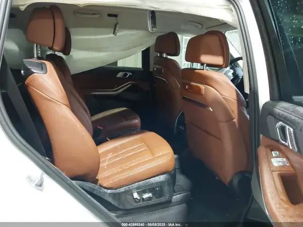 5UX23EM05S9W85679 2025 BMW X7 - Image 8