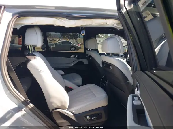 5UX23EM05S9X64950 2025 BMW X7 - Image 8