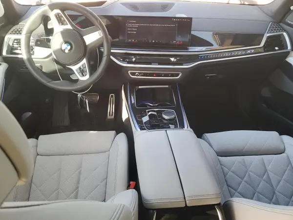 5UX23EM05S9Y00135 2025 BMW X7 - Image 8