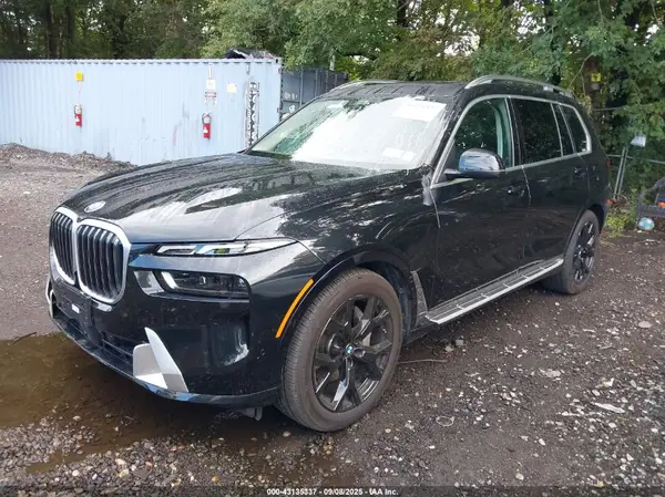 5UX23EM05S9Z25748 2025 BMW X7 - Image 2