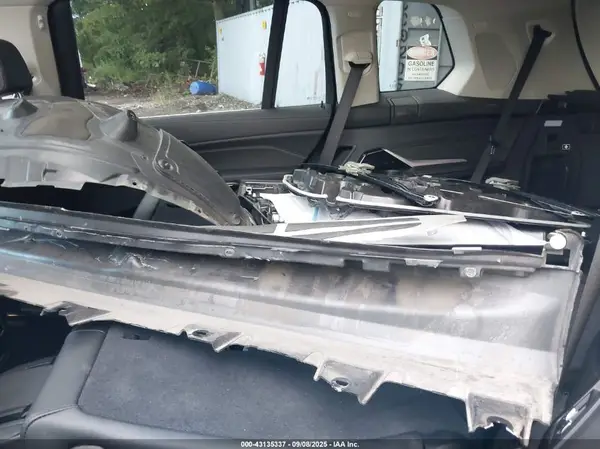 5UX23EM05S9Z25748 2025 BMW X7 - Image 8