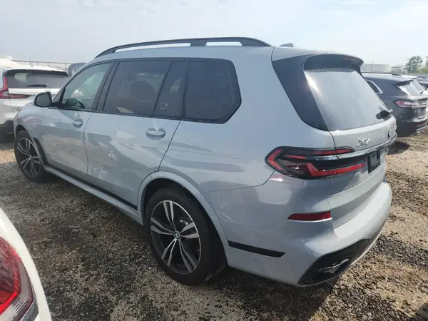 5UX23EM05S9Z34241 2025 BMW X7 - Image 2
