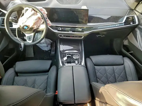 5UX23EM05S9Z60693 2025 BMW X7 - Image 8