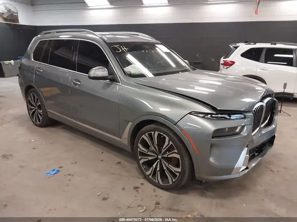 5UX23EM05S9Z78708 2025 BMW X7 - Image 1