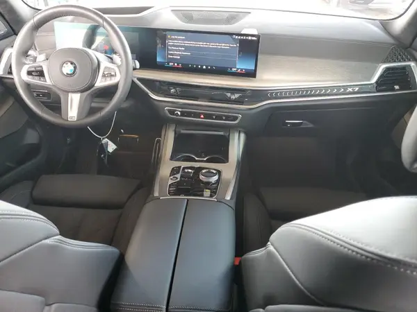 5UX23EM05T9102044 2026 BMW X7 - Image 8