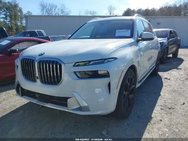 5UX23EM05T9228744 2026 BMW X7 - Image 2