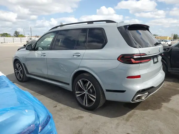 5UX23EM06P9M76099 2023 BMW X7 - Image 2