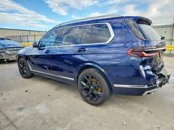 5UX23EM06P9N44059 2023 BMW X7 - Image 2