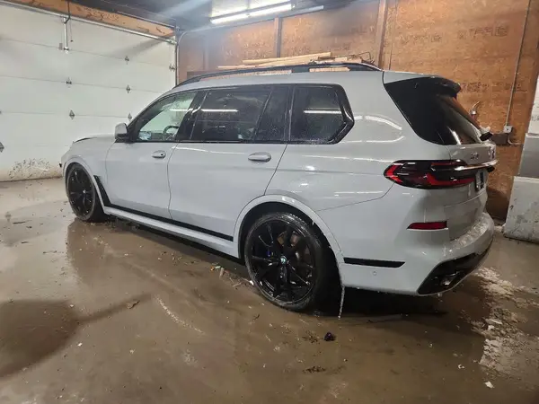 5UX23EM06P9N46670 2023 BMW X7 - Image 2
