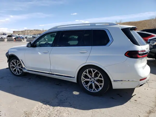 5UX23EM06P9N62562 2023 BMW X7 - Image 2