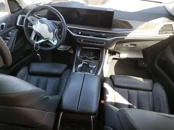 5UX23EM06P9N62562 2023 BMW X7 - Image 8