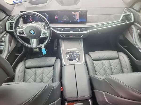 5UX23EM06P9P83739 2023 BMW X7 - Image 8