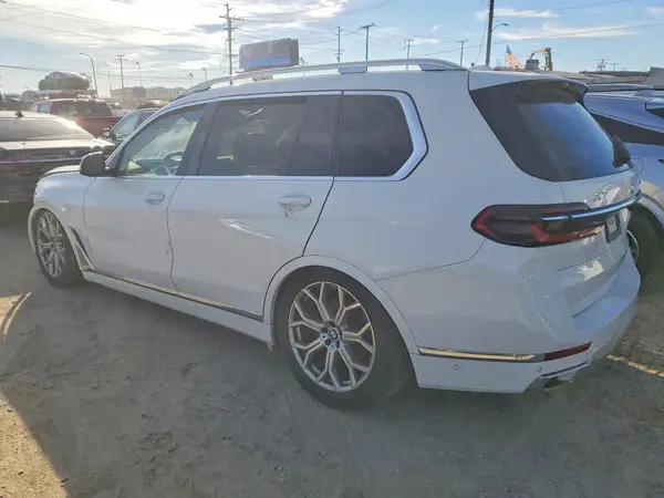 5UX23EM06P9R07377 2023 BMW X7 - Image 2