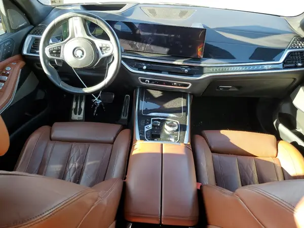 5UX23EM06P9R22333 2023 BMW X7 - Image 8