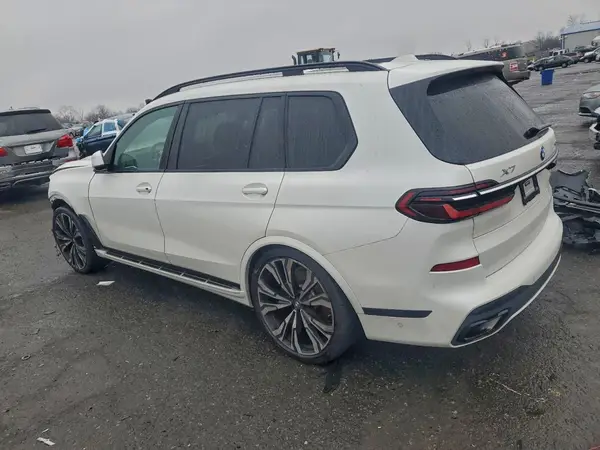 5UX23EM06P9R40346 2023 BMW X7 - Image 2