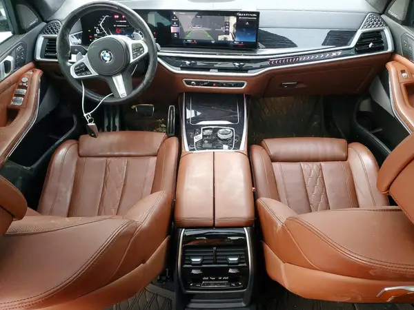 5UX23EM06P9R80586 2023 BMW X7 - Image 8