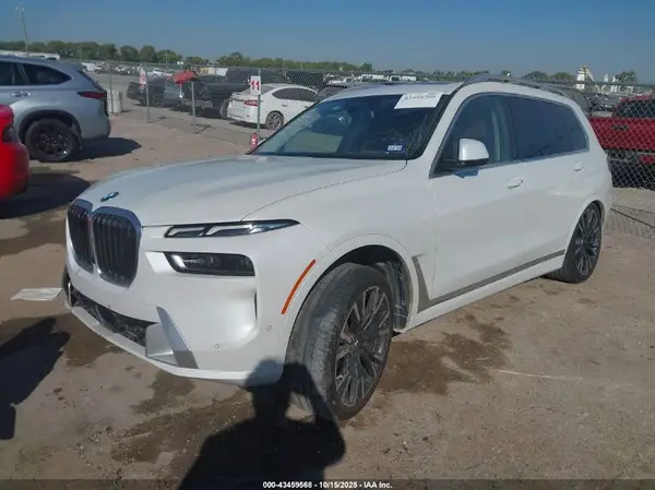 5UX23EM06R9S08091 2024 BMW X7 - Image 2