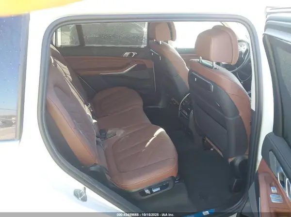 5UX23EM06R9S08091 2024 BMW X7 - Image 8