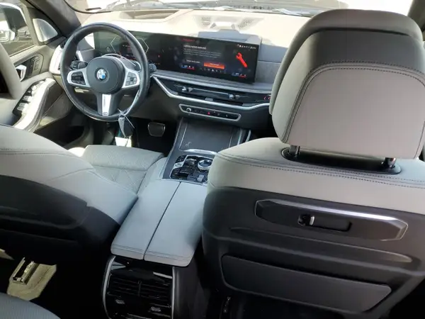 5UX23EM06R9S31323 2024 BMW X7 - Image 8