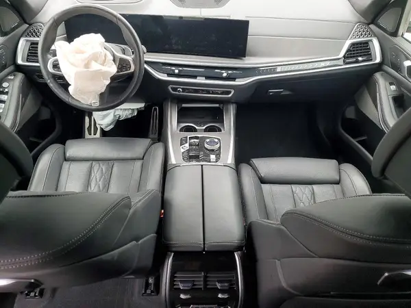 5UX23EM06R9S91263 2024 BMW X7 - Image 8