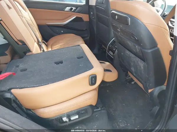 5UX23EM06R9T68486 2024 BMW X7 - Image 8