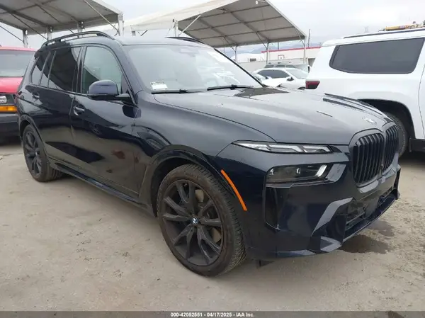 5UX23EM06R9T77110 2024 BMW X7 - Image 1
