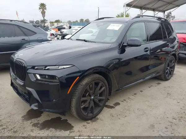 5UX23EM06R9T77110 2024 BMW X7 - Image 2