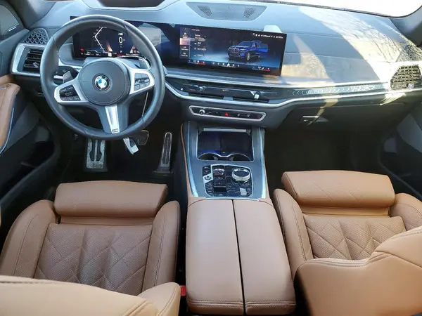 5UX23EM06R9U48385 2024 BMW X7 - Image 8