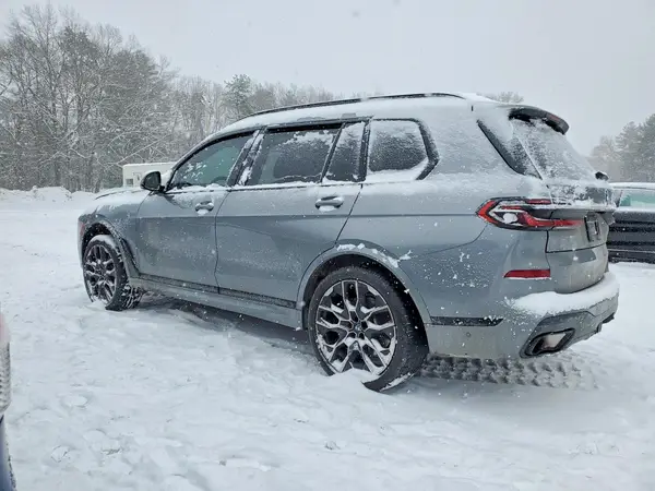 5UX23EM06R9U62884 2024 BMW X7 - Image 2