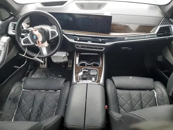 5UX23EM06R9U62884 2024 BMW X7 - Image 8