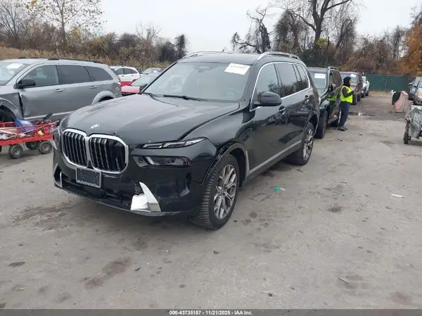 5UX23EM06R9V04924 2024 BMW X7 - Image 2