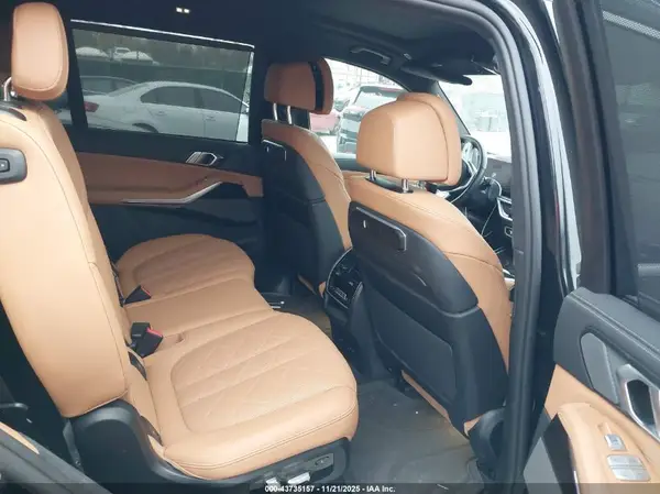 5UX23EM06R9V04924 2024 BMW X7 - Image 8