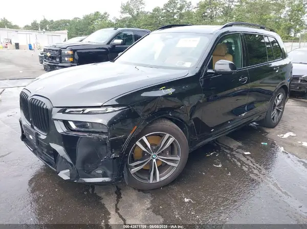 5UX23EM06R9V18533 2024 BMW X7 - Image 2