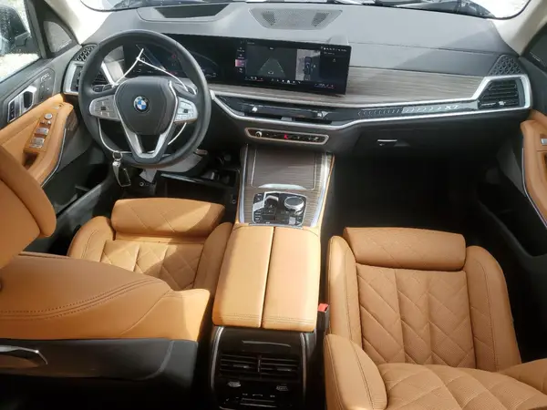 5UX23EM06R9V63276 2024 BMW X7 - Image 8