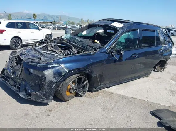 5UX23EM06R9V71023 2024 BMW X7 - Image 2