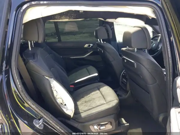 5UX23EM06R9V71023 2024 BMW X7 - Image 8