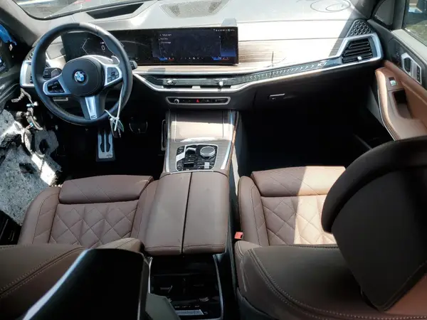 5UX23EM06R9W06899 2024 BMW X7 - Image 8