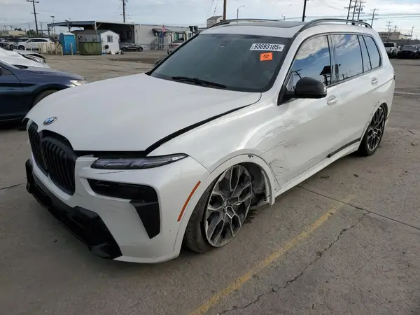 5UX23EM06S9W31517 2025 BMW X7 - Image 1