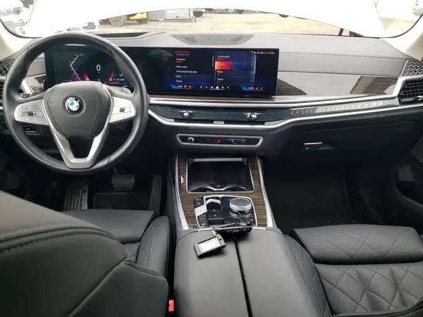 5UX23EM06S9X10928 2025 BMW X7 - Image 8