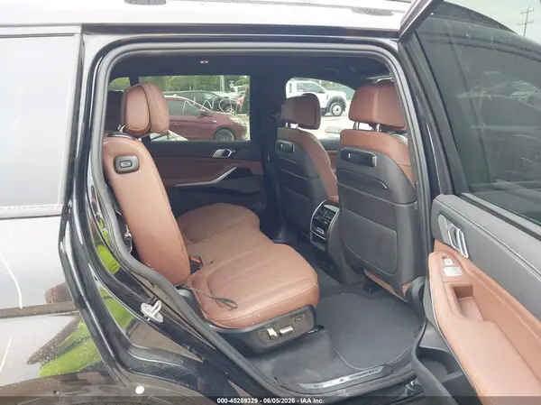5UX23EM06S9X31262 2025 BMW X7 - Image 8