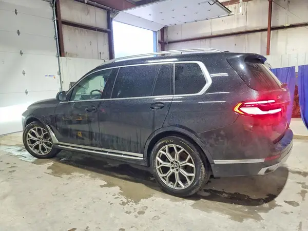 5UX23EM06S9Y01410 2025 BMW X7 - Image 2